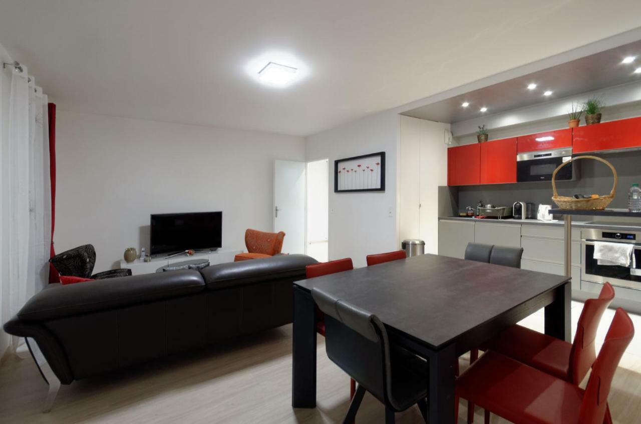 Apartment Red-line Serris